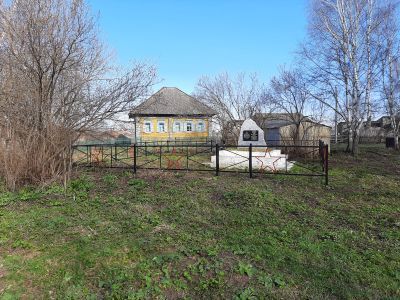 Братская могила красноармейцев и мирных жителей, погибших во время гражданской войны 1918-1919 г.г.