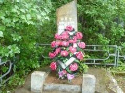 Братская могила воинов Советской Армии, погибших в 1944 г.