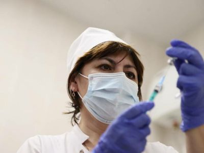 ФМБА планирует выпускать до 30 млн комплектов вакцины "Конвасэл" ежегодно