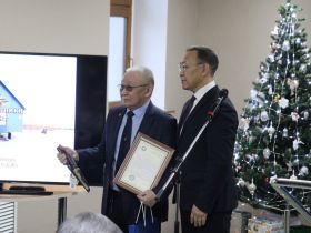 В Якутске открылась выставка в честь 75-летия Александра Иванова