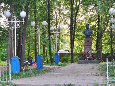 Бюст дважды Героя Советского Союза А.С. Смирнова