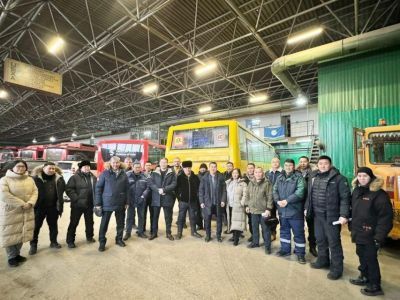 В Якутске провели профориентационный тур для будущих водителей автобусов