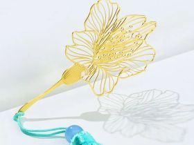 Закладка для книг с кисточкой "Кампсис великолепный" (латунь, нейлон)