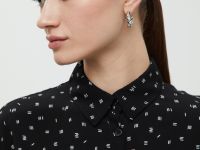 Блузка свободного кроя с отложным воротником