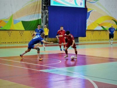 28 команд разыгрывают путевки на Спортивные игры в рамках первенства Якутии по мини-футболу II лиги