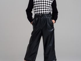 Свитер трикотажный для девочек