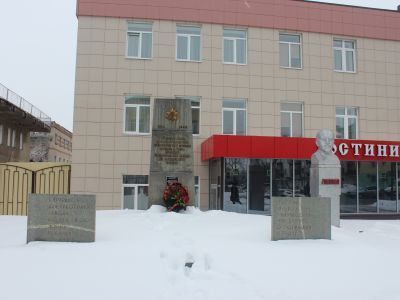 Памятник 72 работникам механического завода, погибшим в годы войны