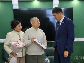 В Якутске с 75-летием поздравили ученого и ликвидатора аварии на ЧАЭС Анатолия Чомчоева