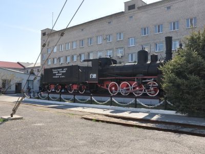 Паровоз "ОВ" № 5109, установленный в честь трудовых подвигов железнодорожников Волгоградского отделения Приволжской ж.д.
