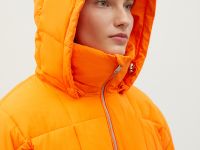 Стеганое утепленное пальто с капюшоном