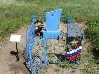 Братская могила советских воинов, погибших в период Сталинградской битвы