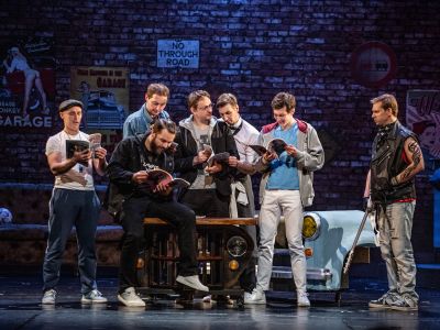 Билеты на Только для женщин (Русский драматический театр Удмуртии) / Театр | Афиша | ИнфоТаймс