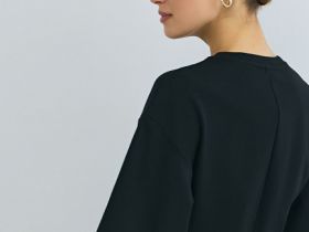 Футболка с брошью, Черный