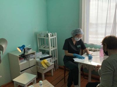 Врачи онкодесанта начали работу в Усть-Алданском районе Якутии