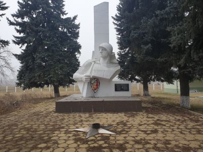 Памятник погибшим воинам-односельчанам в годы Великой Отечественной войны