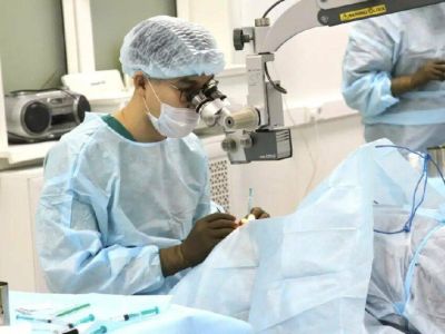 Врачи из Якутии спасли зрение мужчине с куском металла в глазу