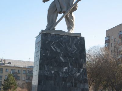 Памятник "Металлург"