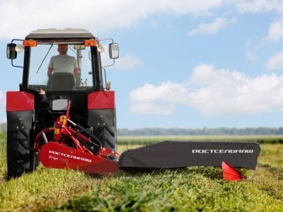 Аграрии рассказали, как подобрали технику для сенокоса