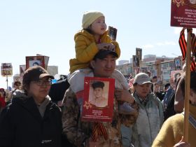 Фото. В Якутске акция «Бессмертный полк» собрала более 50 тысяч человек