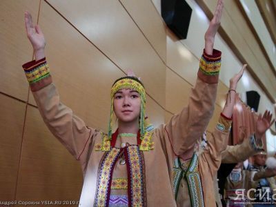 Нести традиции в будущее: В Якутске стартовал международный фест-форум языков коренных народов