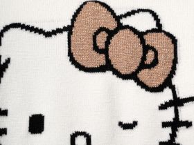 Свитер трикотажный для девочек