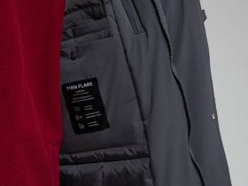 Утепленная куртка с капюшоном