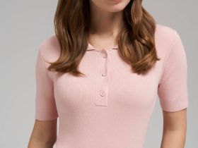 Легкий джемпер-поло приталенного кроя