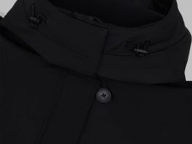 Утепленное пальто с капюшоном