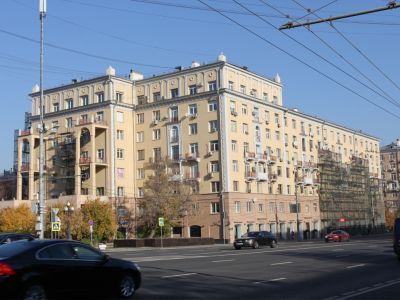 Жилой дом, 1939-1940-е гг., архитекторы А.Г.Мордвинов, Д.Н.Чечулин