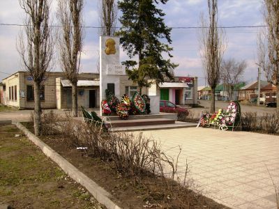 Братская могила № 202