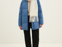 Стеганый пуховик с капюшоном