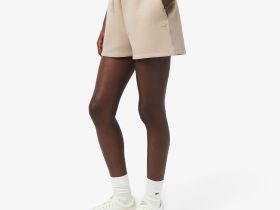 Женские короткие шорты Lacoste