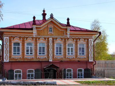 Деревянный дом в пос. Большеречье