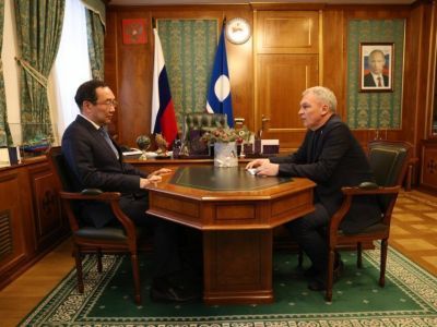 Айсен Николаев провёл рабочую встречу с депутатом Госдумы РФ Юрием Григорьевым