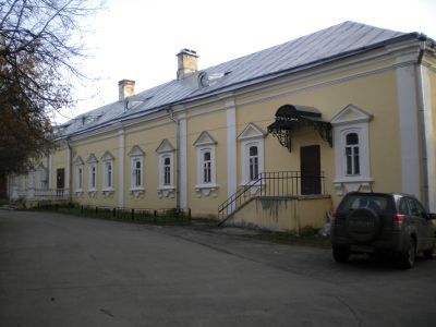 Трапезная с росписью плафона и келарским корпусом