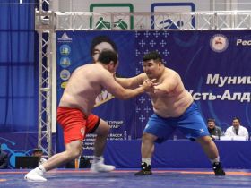 Ряд сенсаций преподнес турнир Иннокентия Халдеева по хапсагаю