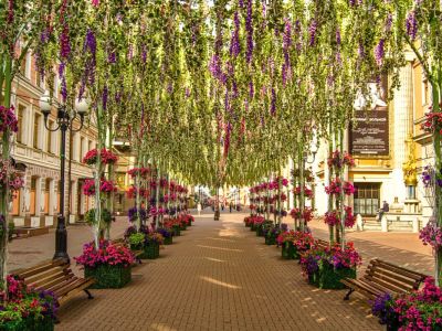 Билеты на Старый Арбат — прогулка по русскому Монмартру (Арбатская площадь) / Экскурсия | Афиша | ИнфоТаймс