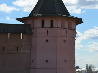 Северо-западная наугольная башня