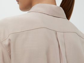 Блузка свободного силуэта из тенселя