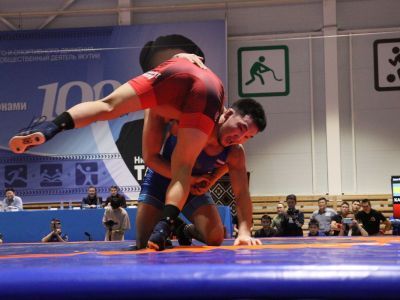 В Сунтарском улусе дан старт чемпионату Якутии по вольной борьбе