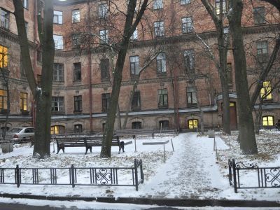 Сад в первом дворе