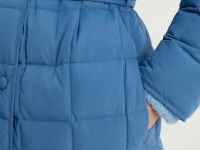 Пуховое стеганое пальто с поясом