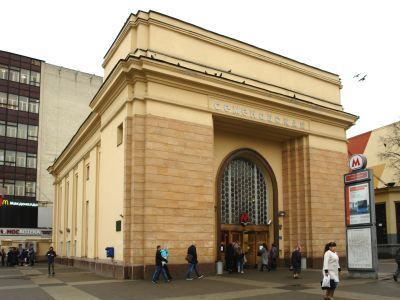 Станция Московского метрополитена Арбатско-Покровской линии "Семеновская" (до 1961 г. - "Сталинская"), 1944 г., архитектор Кравец С.М., скульпторы Венцель Н.К., Мухина В.И., художник Ахметьев Б.П.