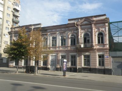 Здание редакции газеты "Приазовский край", в котором с 1893 по 1895 гг. работал писатель А.И. Свирский, а с 1886 по 1898 гг. работал писатель А.С. Серафимович