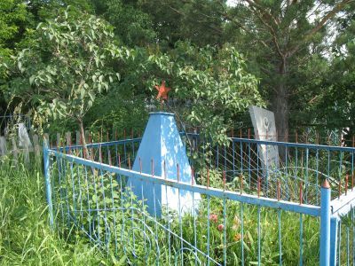 Могила первого председателя сельсовета Садова И.И., погибшего от рук кулаков