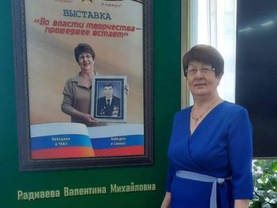 Художница из Хангаласского района Якутии продает картины в поддержку участников СВО