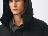 Утеплённая куртка с капюшоном и накладными карманами, Черный