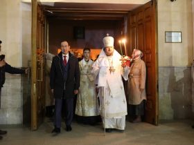 Глава Якутии посетил Пасхальное богослужение