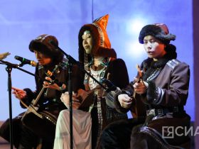 Государственные награды вручили работникам культуры Якутии