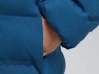 Утепленное пальто с капюшоном